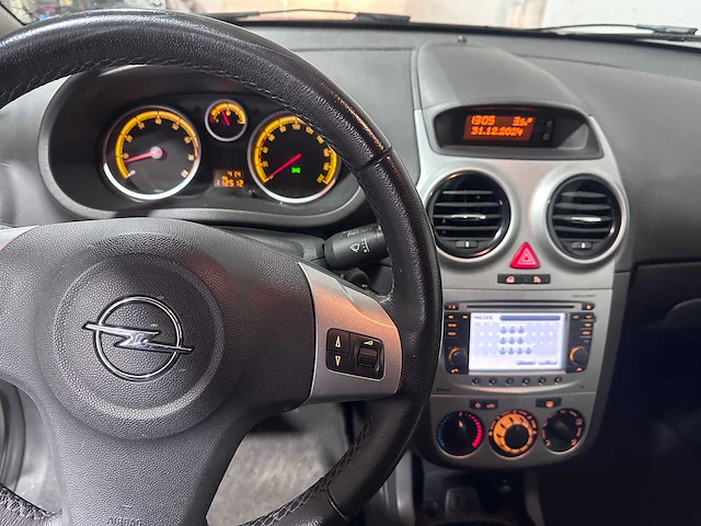 Opel - corsa - 1.2 ecof. bns.ed.lpg - 21-xjh-2 - afbeelding 2 van  21