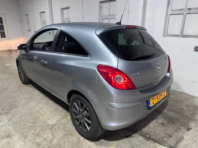 Opel - corsa - 1.2 ecof. bns.ed.lpg - 21-xjh-2 - afbeelding 15 van  21