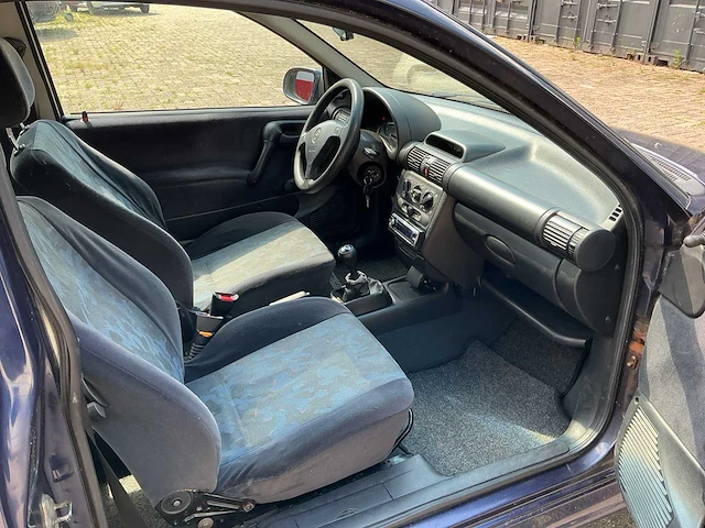 Opel - corsa - 1.2i-16v sport - personenauto - afbeelding 9 van  10