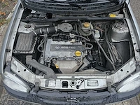Opel - corsa - 1.2i-16v sport - personenauto - afbeelding 13 van  20