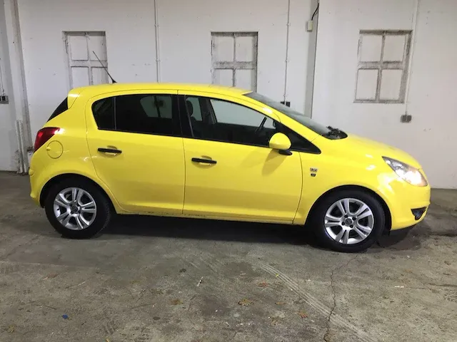Opel - corsa - 1.3 cdti ecof.s 111 - 94-pgl-4 - afbeelding 16 van  19
