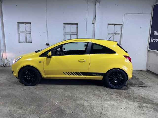Opel - corsa - 1.4-16v 111 edition - gvs-81-j - afbeelding 12 van  19