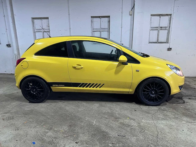 Opel - corsa - 1.4-16v 111 edition - gvs-81-j - afbeelding 16 van  19