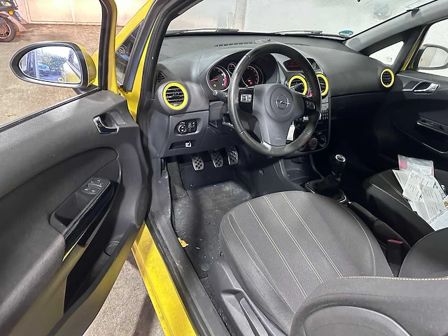 Opel - corsa - 1.4-16v 111 edition - gvs-81-j - afbeelding 18 van  19