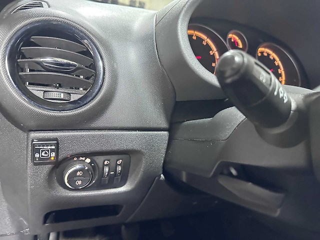 Opel - corsa - 1.4-16v 111 edit.lpg - 32-lsx-2 - afbeelding 4 van  19