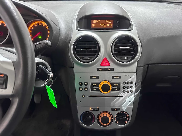 Opel - corsa - 1.4-16v business - 80-jrb-7 - afbeelding 13 van  17
