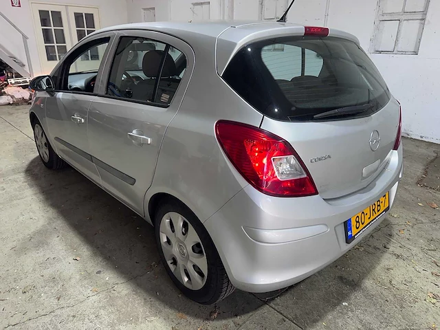 Opel - corsa - 1.4-16v business - 80-jrb-7 - afbeelding 3 van  17