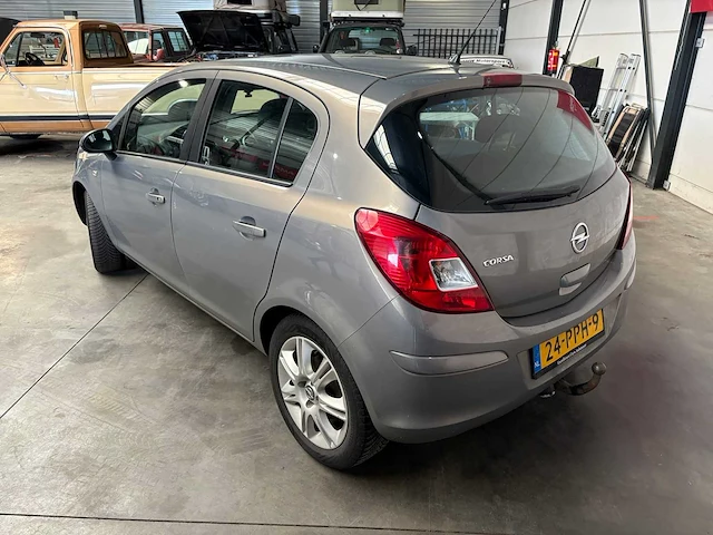 Opel - corsa - 1.4-16v edition - personenauto - afbeelding 17 van  22