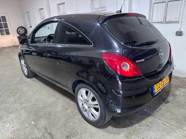 Opel - corsa - 1.4-16v executive - 02-zs-jv - afbeelding 11 van  17