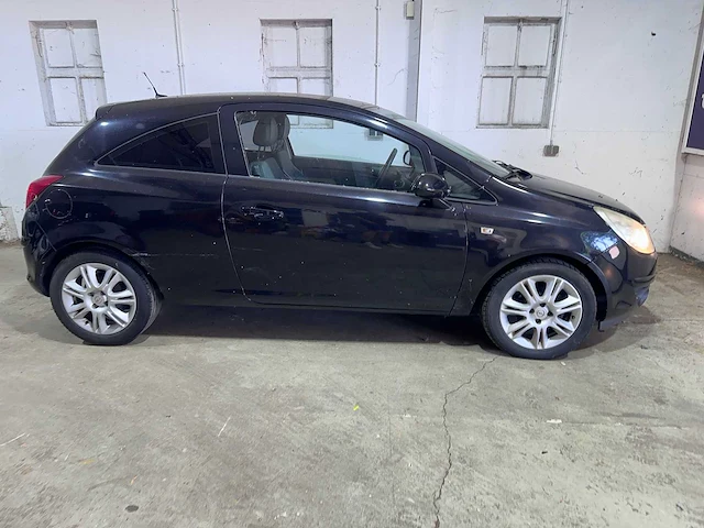 Opel - corsa - 1.4-16v executive - 02-zs-jv - afbeelding 14 van  17
