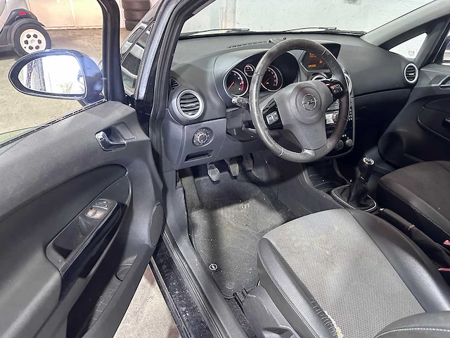 Opel - corsa - 1.4-16v executive - 02-zs-jv - afbeelding 17 van  17