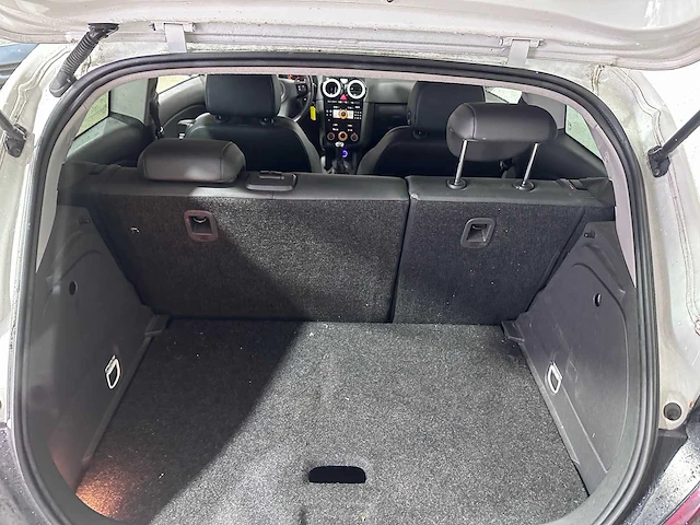 Opel - corsa - 1.4-16v executive - gv-155-f - afbeelding 8 van  19
