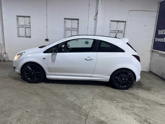 Opel - corsa - 1.4-16v executive - gv-155-f - afbeelding 12 van  19