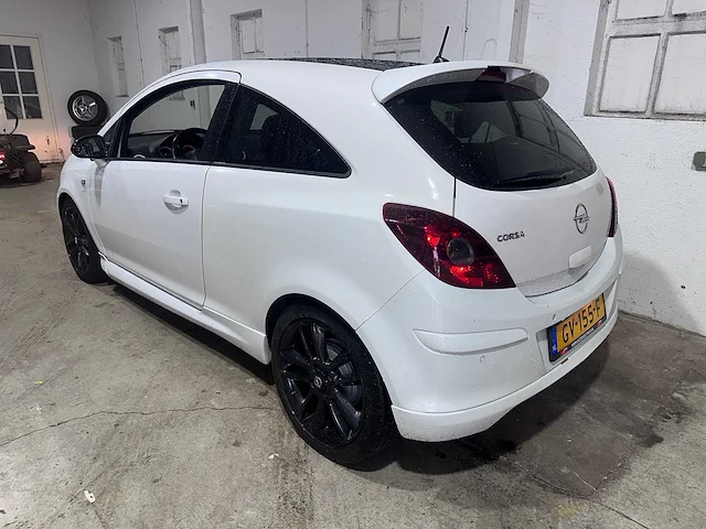 Opel - corsa - 1.4-16v executive - gv-155-f - afbeelding 13 van  19