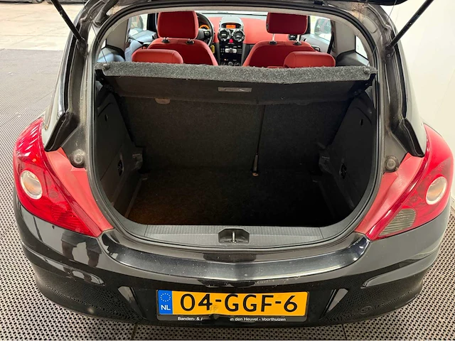 Opel - corsa - personenauto - 2008 - afbeelding 17 van  24