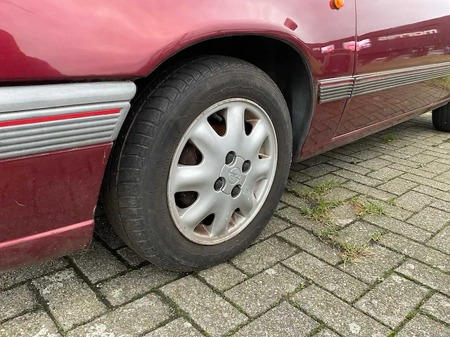 Opel - kadett - 1.6i gl kat. - personenauto - afbeelding 11 van  30