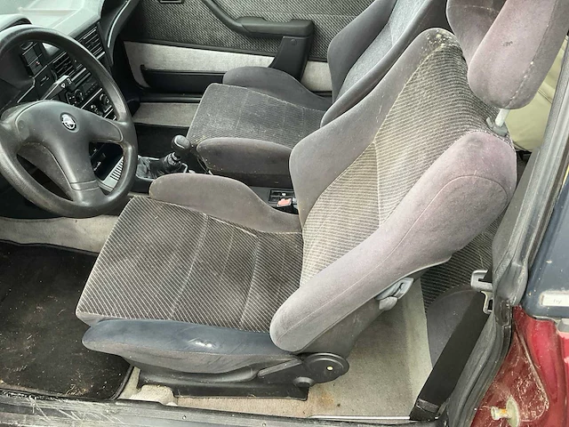Opel - kadett - 1.6i gl kat. - personenauto - afbeelding 15 van  30