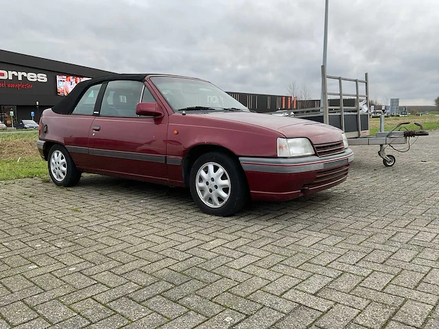 Opel - kadett - 1.6i gl kat. - personenauto - afbeelding 2 van  30