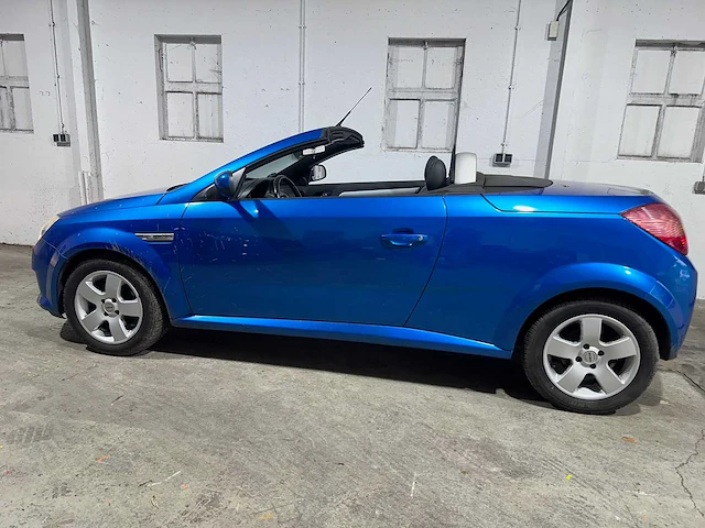 Opel - tigra twintop - 1.4-16v enjoy - gv-270-f - afbeelding 12 van  22