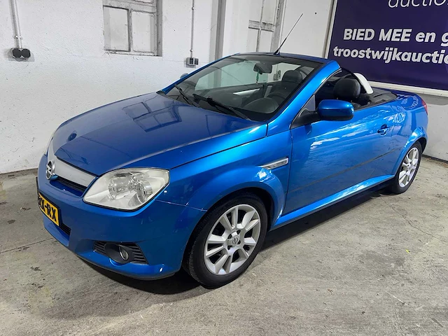 Opel - tigra twintop - 1.8-16v linea rosso - 86-rx-rx - afbeelding 22 van  23