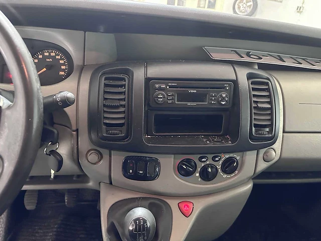 Opel - vivaro - 2.5 cdti l1h1 - 16-vjt-3 - afbeelding 5 van  16