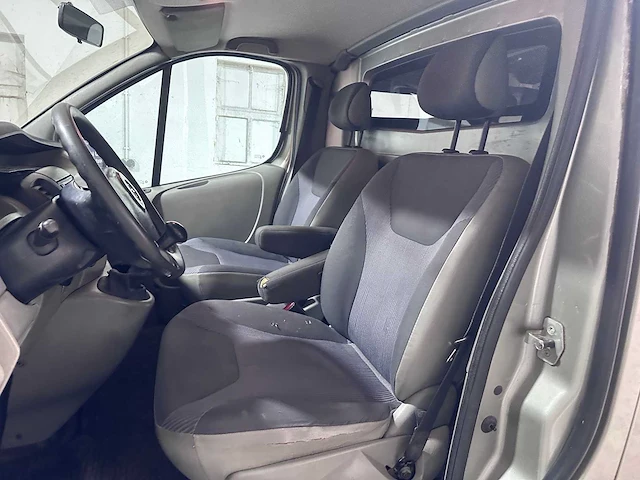 Opel - vivaro - 2.5 cdti l1h1 - 16-vjt-3 - afbeelding 7 van  16