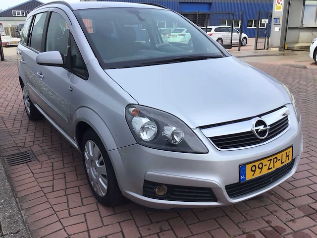 Opel - zafira - 1.6 essentia - personenauto - afbeelding 9 van  13