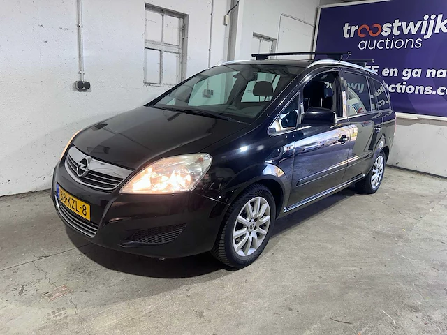 Opel - zafira - 1.6 selection - 38-kzl-8 - afbeelding 1 van  16