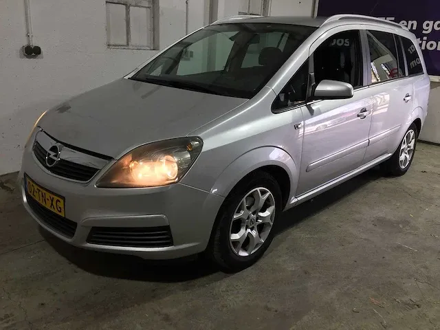 Opel - zafira - 1.8 cosmo 7p- 02-tn-xg - afbeelding 4 van  19