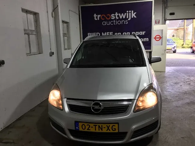 Opel - zafira - 1.8 cosmo 7p- 02-tn-xg - afbeelding 15 van  19