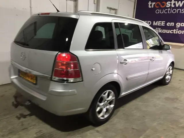 Opel - zafira - 1.8 cosmo 7p- 02-tn-xg - afbeelding 16 van  19