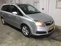 Opel - zafira - 1.8 cosmo 7p- 02-tn-xg - afbeelding 18 van  19