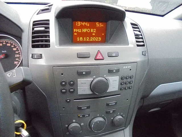 Opel - zafira - 1.8 essentia - 09-zfl-1 - afbeelding 11 van  11