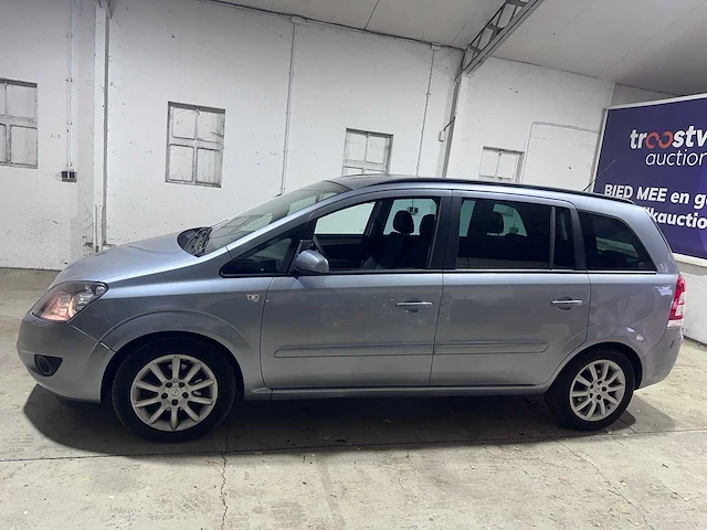 Opel - zafira - 1.8 temptation - 87-gvs-8 - afbeelding 2 van  18