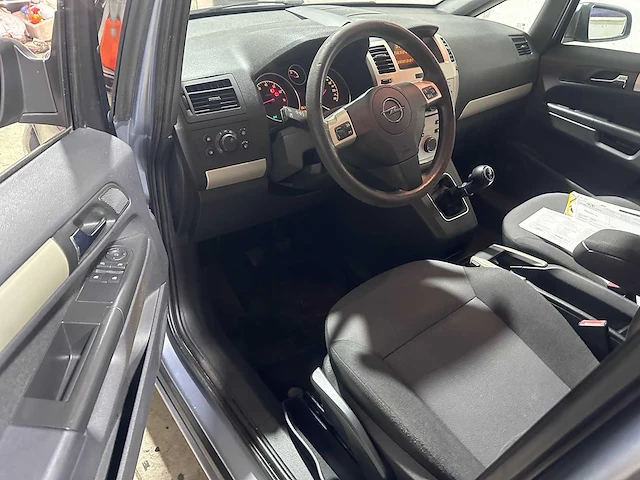 Opel - zafira - 1.8 temptation - 87-gvs-8 - afbeelding 8 van  18