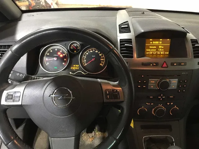 Opel - zafira - 2.2 cosmo - 21-rt-bf - afbeelding 2 van  26