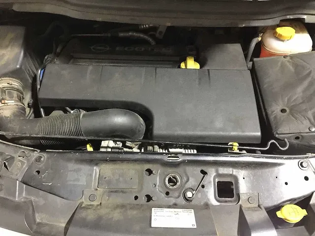 Opel - zafira - 2.2 cosmo - 21-rt-bf - afbeelding 15 van  26
