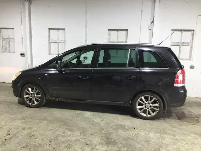 Opel - zafira - 2.2 cosmo - 21-rt-bf - afbeelding 12 van  26