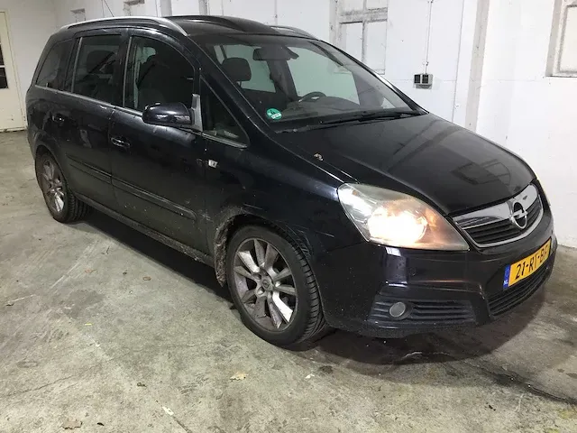 Opel - zafira - 2.2 cosmo - 21-rt-bf - afbeelding 24 van  26