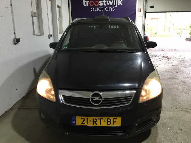 Opel - zafira - 2.2 cosmo - 21-rt-bf - afbeelding 25 van  26