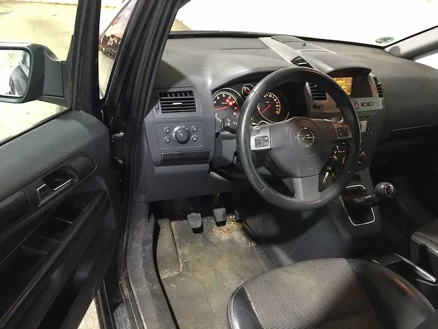 Opel - zafira - 2.2 cosmo - 21-rt-bf - afbeelding 26 van  26