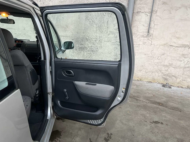 Opel agila 1.2-16v elegance 75pk 2003 (origineel-nl), 52-ll-ls - afbeelding 28 van  46