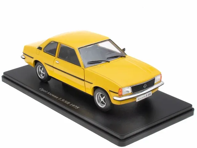Opel ascona 1.9 sr - 1975 - afbeelding 1 van  7