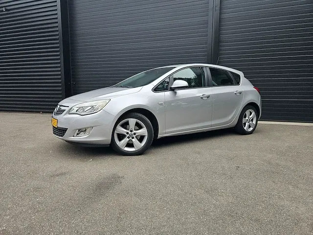 Opel astra 1.4 turbo edition 04-kzr-3 - afbeelding 17 van  23