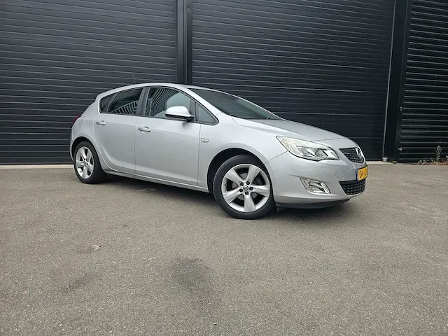 Opel astra 1.4 turbo edition 04-kzr-3 - afbeelding 18 van  23