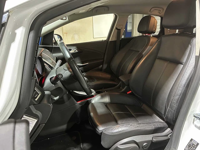 Opel astra 1.4 turbo sport 140pk 2012, 49-xns-9 - afbeelding 29 van  47