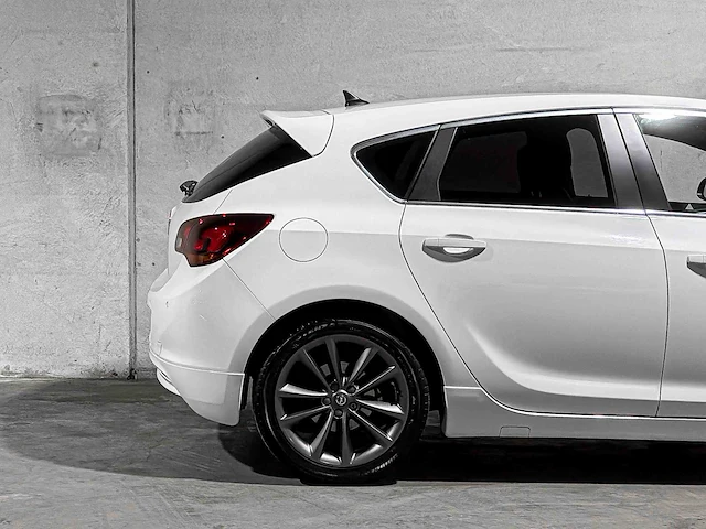 Opel astra 1.4 turbo sport 140pk 2012, 49-xns-9 - afbeelding 47 van  47