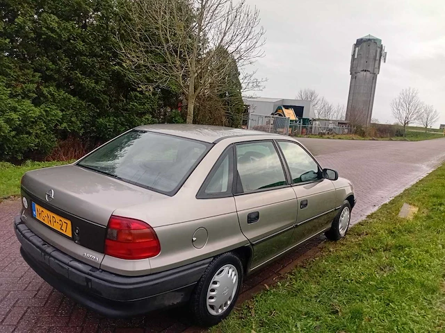 Opel astra 1.4i season, ng-np-27 - afbeelding 10 van  17