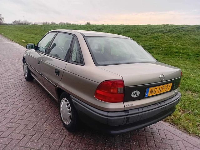 Opel astra 1.4i season, ng-np-27 - afbeelding 12 van  17