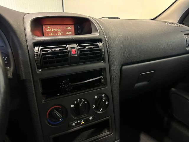 Opel astra 1.6 pearl 56-hg-hz - afbeelding 6 van  15